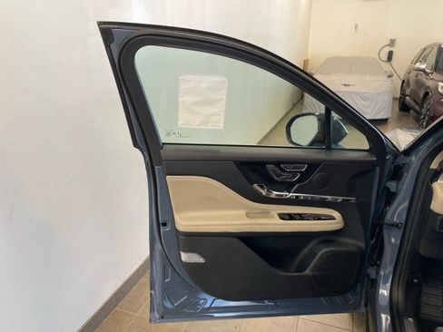 New 2025 Lincoln Corsair AWD w/ Equipment Group 101A image 21