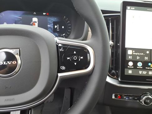 New 2026 Volvo XC90 B6 Plus w/ Protection Package Premier AWD/4WD image 21