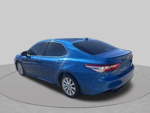 Used 2020 Toyota Camry LE FWD image 3