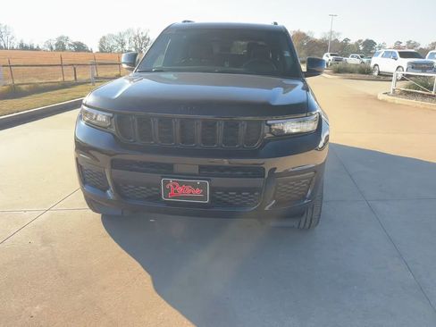 New 2025 Jeep Grand Cherokee L Altitude image 4