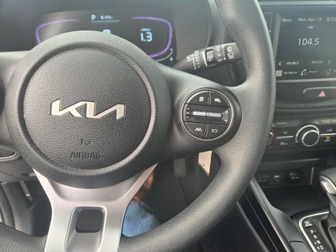 Used 2025 Kia Soul LX FWD image 15