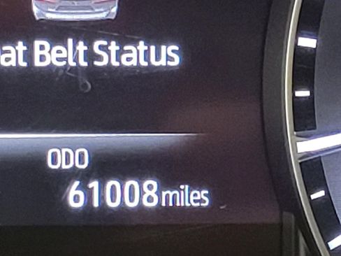 Used 2020 Toyota Highlander XLE image 3