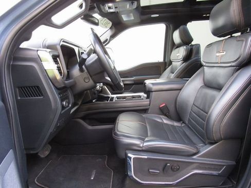 Used 2023 Ford F450 Platinum w/ FX4 Off-Road Package image 15