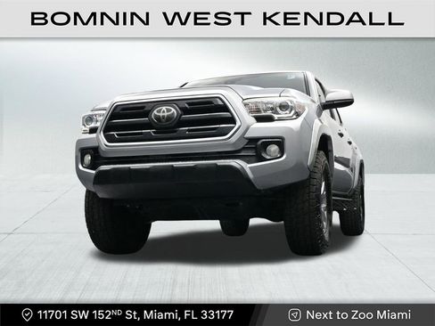 Used 2019 Toyota Tacoma SR5 w/ SR5 Appearance Package (SM) image 28