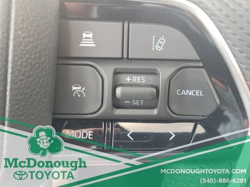Used 2024 Toyota Sequoia Platinum AWD/4WD image 31