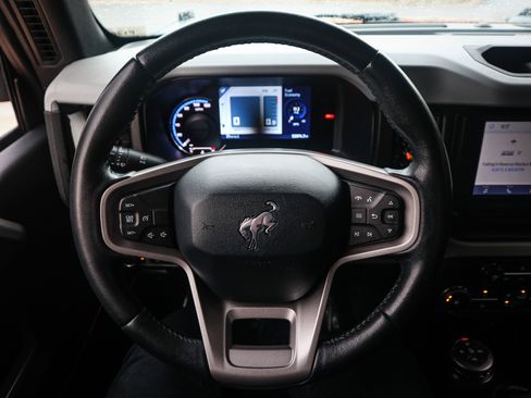 Used 2021 Ford Bronco Badlands image 18