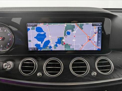 Used 2017 Mercedes-Benz E 400 4MATIC Wagon image 30