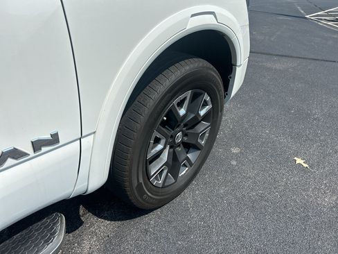 Used 2021 Nissan Titan Platinum Reserve w/ Moonroof Package AWD/4WD image 9