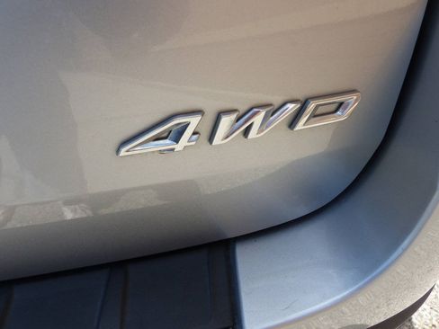 Used 2021 Ford Explorer XLT w/ Equipment Group 202A AWD/4WD image 9