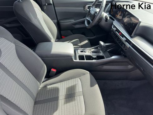 New 2026 Kia Sorento LX FWD image 25