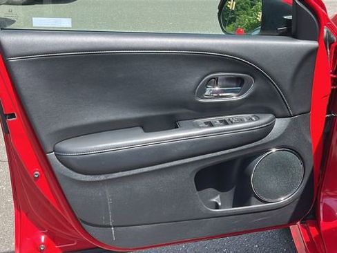Used 2020 Honda HR-V Touring image 9