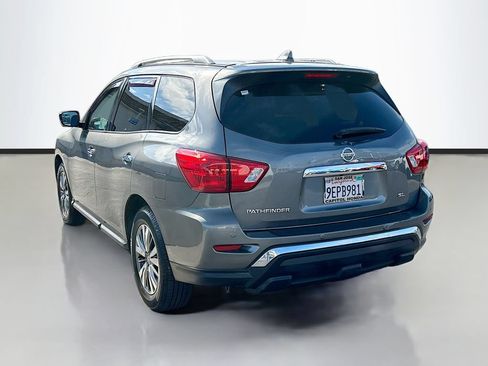 Used 2019 Nissan Pathfinder SL FWD image 7