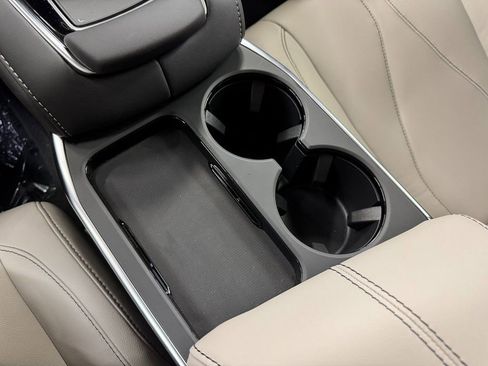 Used 2025 Acura RDX SH-AWD image 28