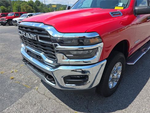 Used 2026 RAM 2500 Big Horn AWD/4WD image 9