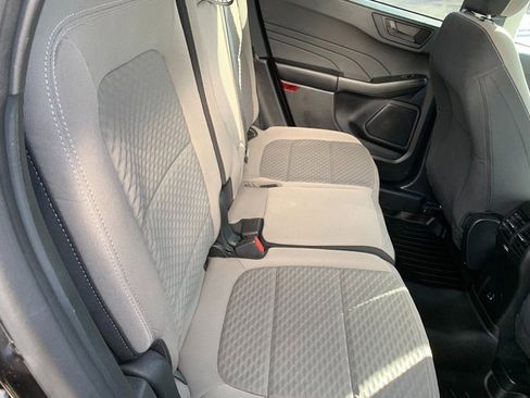 Used 2022 Ford Escape SE w/ SE Sport Appearance Package image 14