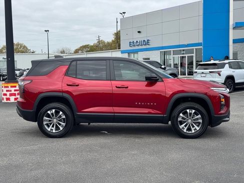 New 2026 Chevrolet Equinox LT image 2