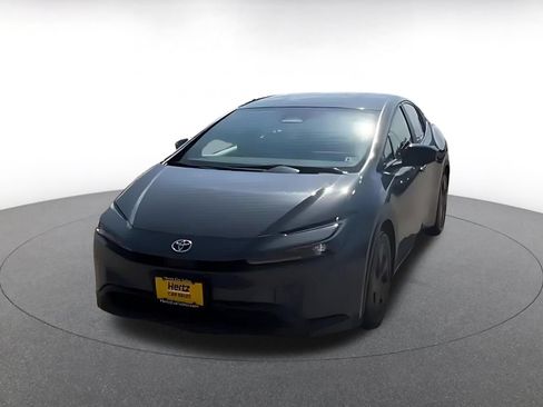 Used 2024 Toyota Prius LE FWD image 7