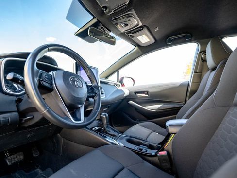 Used 2024 Toyota Corolla SE w/ SE Package FWD image 5