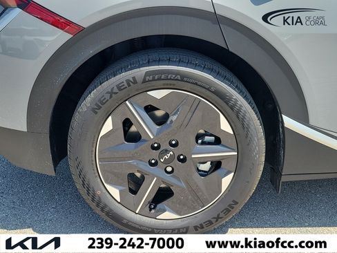 New 2026 Kia EV6 Light RWD image 9