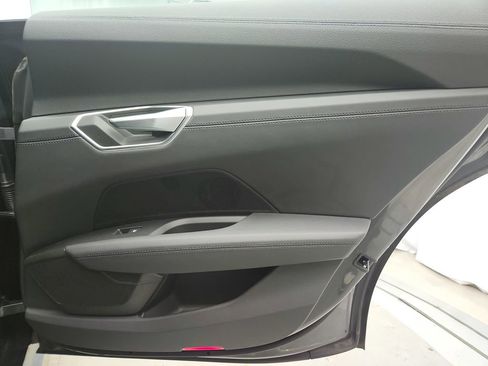 Used 2022 Audi e-tron GT Premium Plus image 33