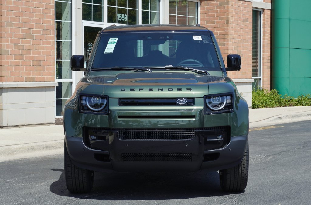 Used 2026 Land Rover Defender 110 S AWD/4WD image 4