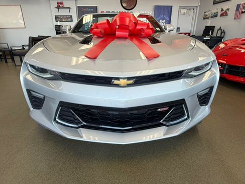 Used 2018 Chevrolet Camaro SS RWD image 5