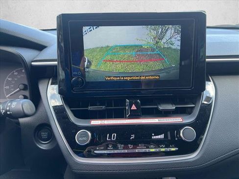 Used 2025 Toyota Corolla Cross LE FWD image 11