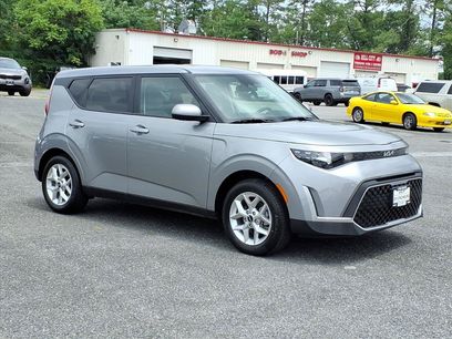 Used 2025 Kia Soul LX w/ LX Technology Package