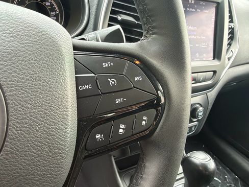 Used 2023 Jeep Cherokee Altitude Lux AWD/4WD image 27