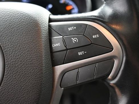 Used 2020 Jeep Grand Cherokee Laredo w/ Quick Order Package 2BN North AWD/4WD image 21