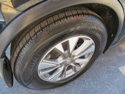 Used 2018 Nissan Murano SL w/ Moonroof Package image 11