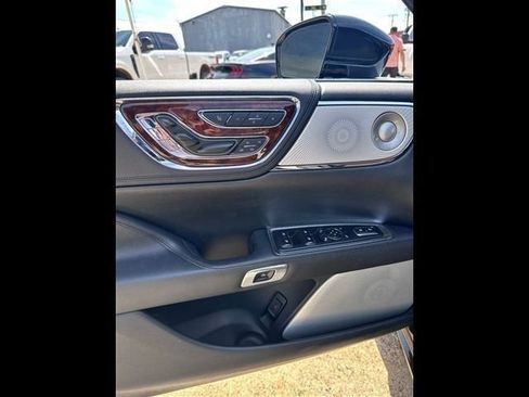 Used 2017 Lincoln Continental Reserve w/ Luxury Package AWD/4WD image 23