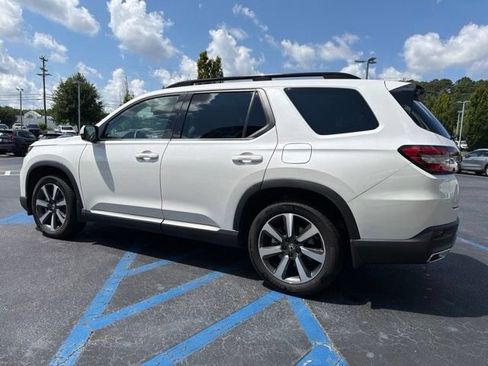 Used 2024 Honda Pilot Touring image 9