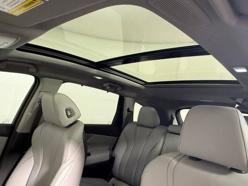 Used 2025 Acura MDX w/ Technology Package image 36
