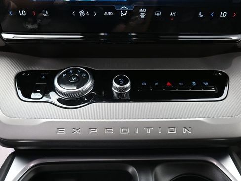 New 2026 Ford Expedition Active RWD image 29