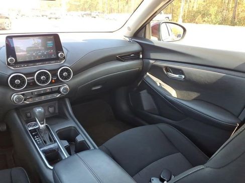 Used 2025 Nissan Sentra SV FWD image 9