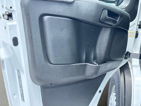 Used 2025 RAM ProMaster 2500 w/ Convenience Group FWD image 16