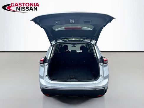 Used 2025 Nissan Rogue SV FWD image 34