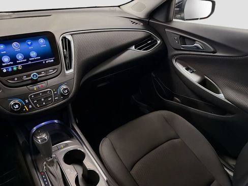 Used 2020 Chevrolet Malibu LT FWD image 24