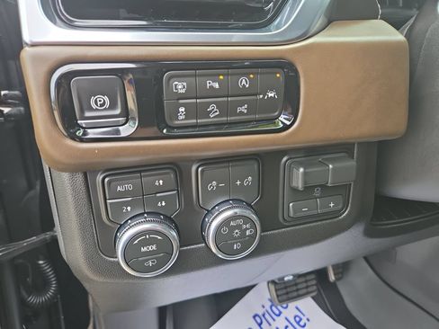 New 2026 GMC Yukon XL Denali Ultimate AWD/4WD image 18