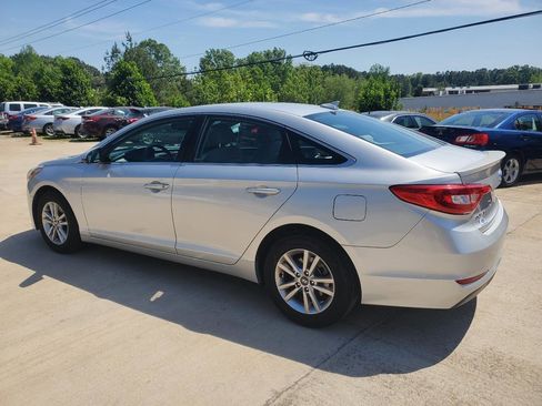 Used 2016 Hyundai Sonata SE FWD image 11