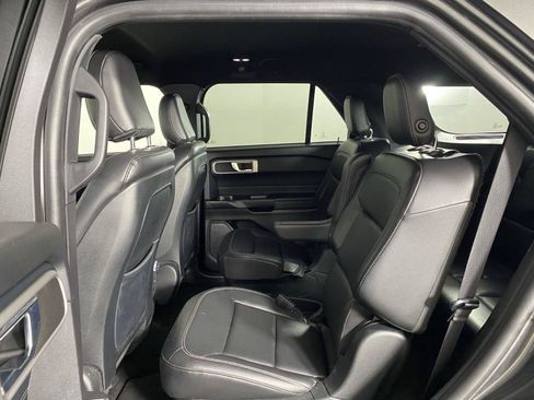 Used 2020 Ford Explorer XLT w/ Equipment Group 202A AWD/4WD image 22