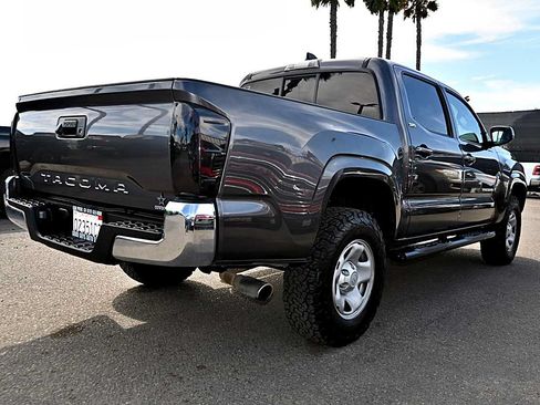 Used 2021 Toyota Tacoma SR5 RWD image 7
