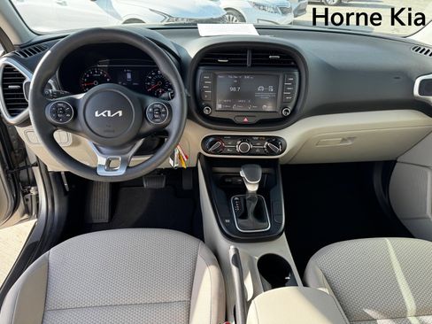 Certified 2022 Kia Soul LX image 14