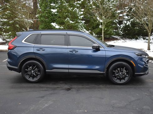Certified 2025 Honda CR-V Sport image 33