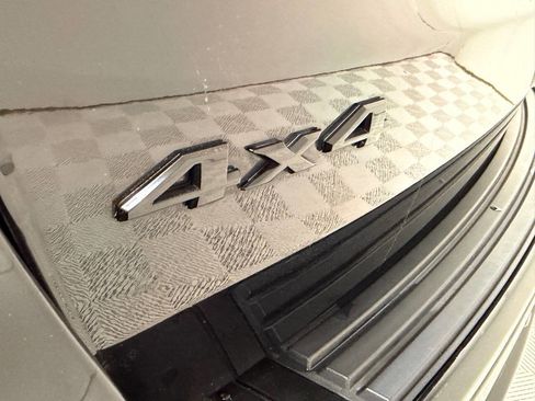 Used 2018 Jeep Grand Cherokee Altitude image 10