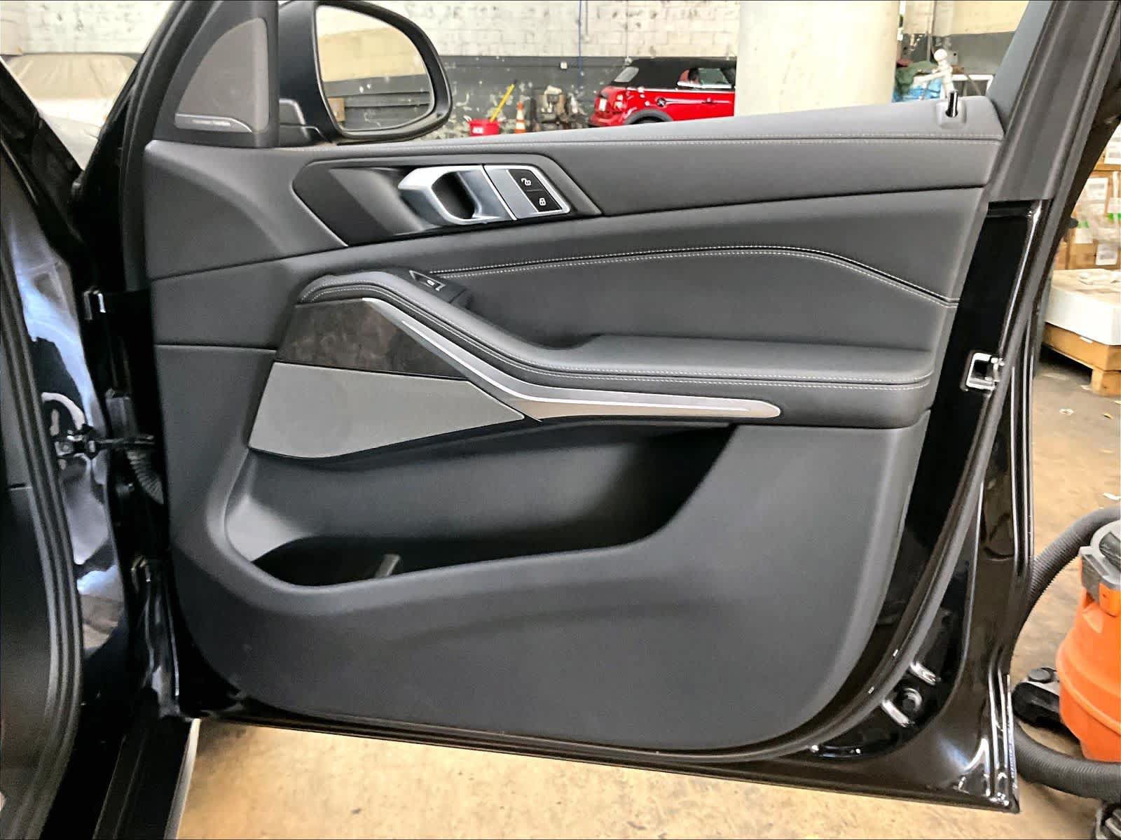 Used 2025 BMW X5 xDrive40i AWD/4WD image 26
