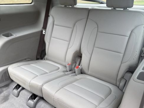 Used 2017 GMC Acadia SLT image 28