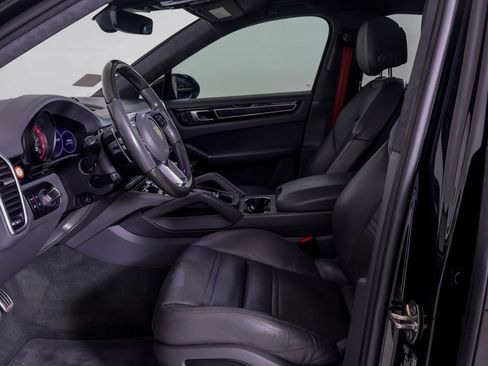 Certified 2023 Porsche Cayenne GTS w/ Premium Package Plus AWD/4WD image 5