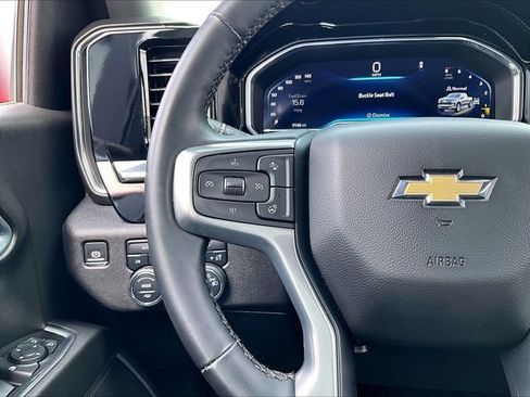 Used 2025 Chevrolet Silverado 1500 LT AWD/4WD image 18